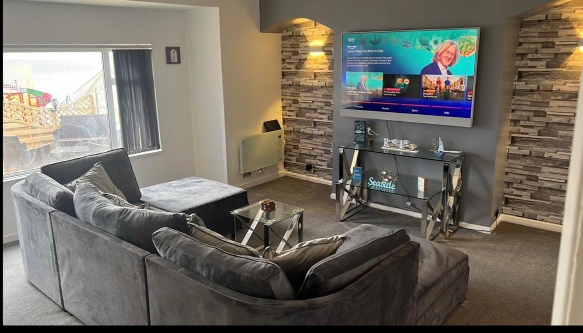 Sea View Lavish Apartment Sky Tv Whirlpool Bath Huge Balcony Newly Refurbished Бридлингтън Екстериор снимка